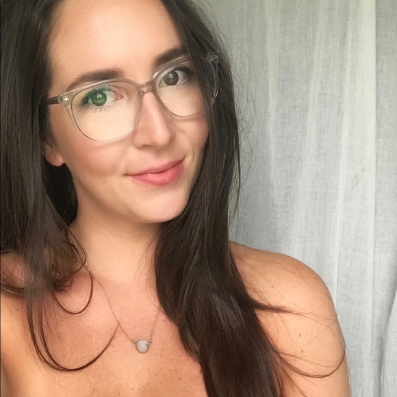 Meet your Posher, Erin - Picture 1 of 1